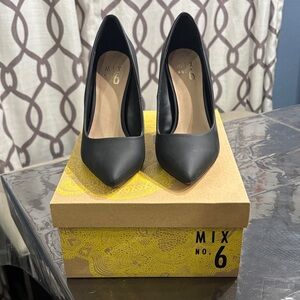 Mix No. 6 Black Pointed Toe High Heels